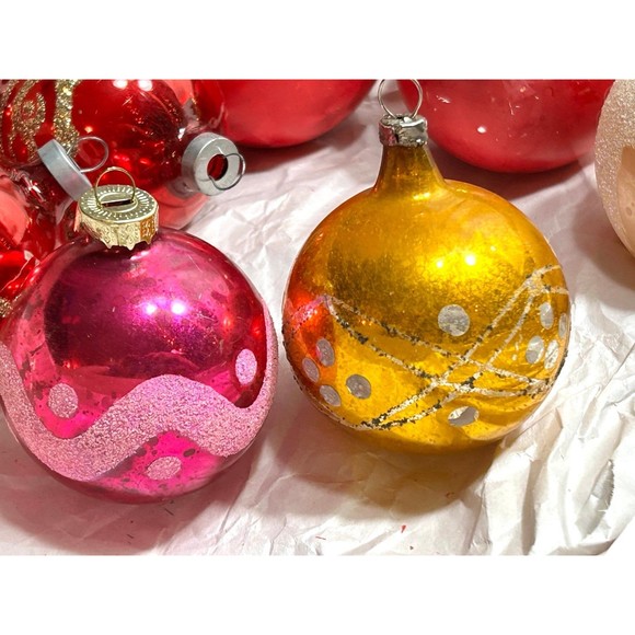 Vintage Lot of 28 Glass Ornaments: Rouch & Similar Unmarked Styles - Picture 8 of 11